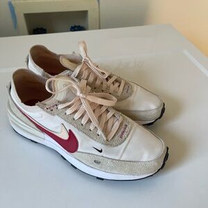 (WMNS) Nike Waffle One SE 'Sail Gym Red' DX4309-100